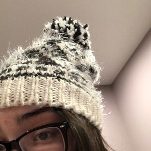 madden girl knit pom pom hat